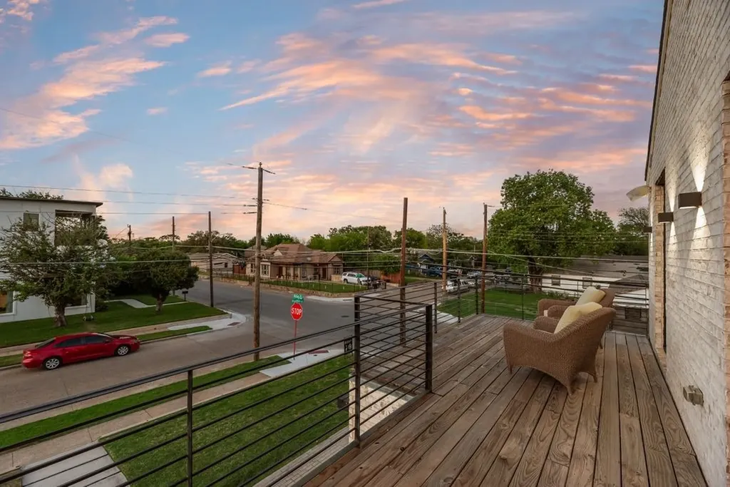 1802 Pueblo Street Dallas TX 75212