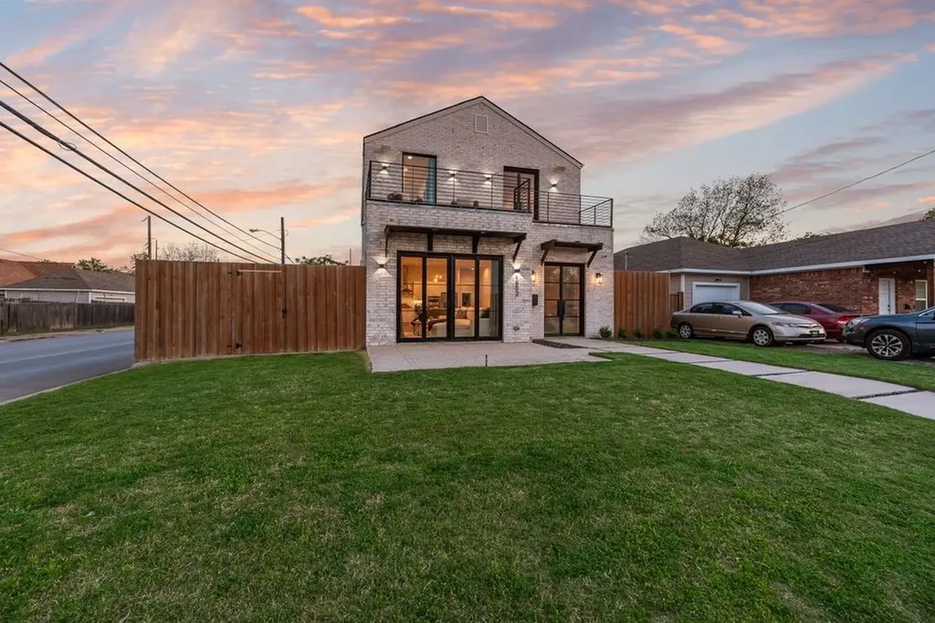 1802 Pueblo Street Dallas TX 75212