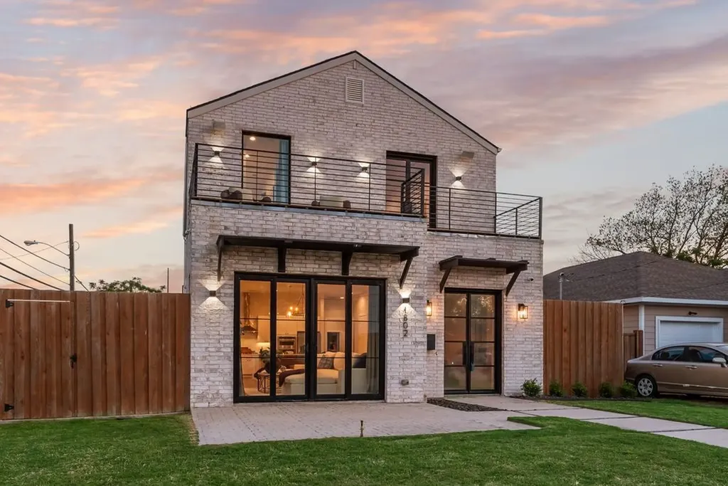 1802 Pueblo Street Dallas TX 75212