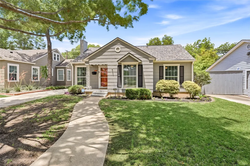 4424 Calmont Avenue Fort Worth TX 76107