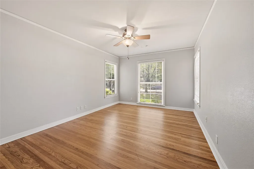 4424 Calmont Avenue Fort Worth TX 76107