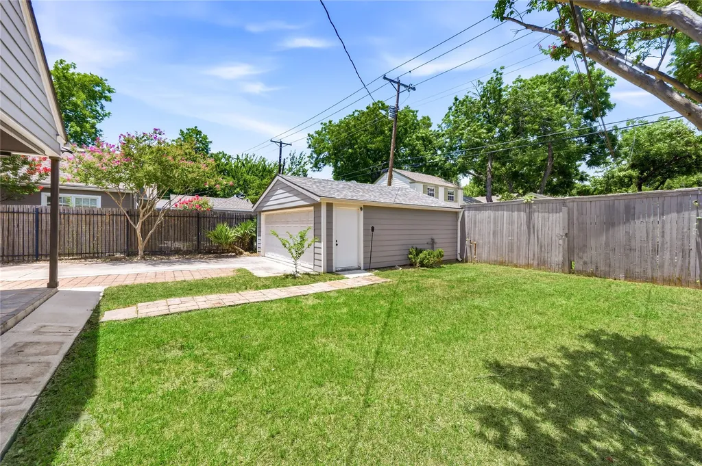4424 Calmont Avenue Fort Worth TX 76107