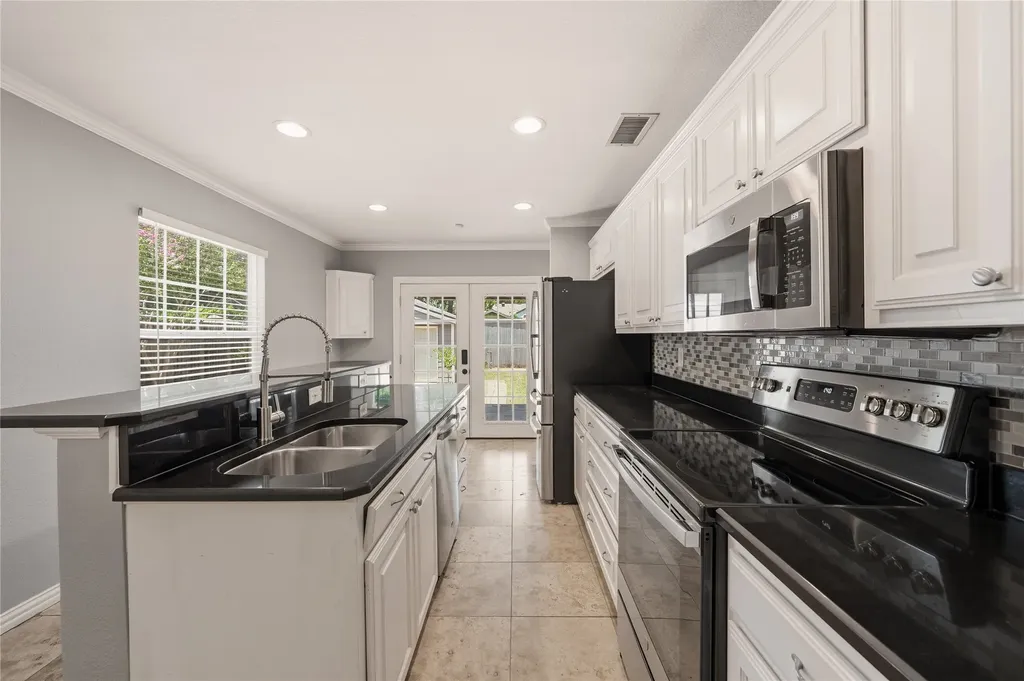 4424 Calmont Avenue Fort Worth TX 76107