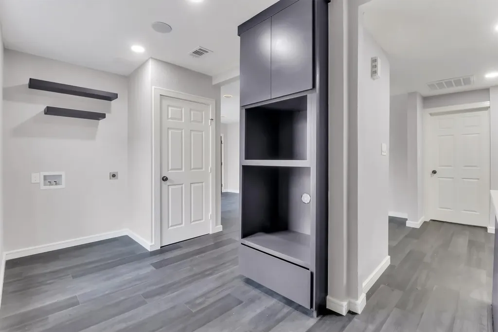1310 Elmwood Boulevard Dallas TX 75224