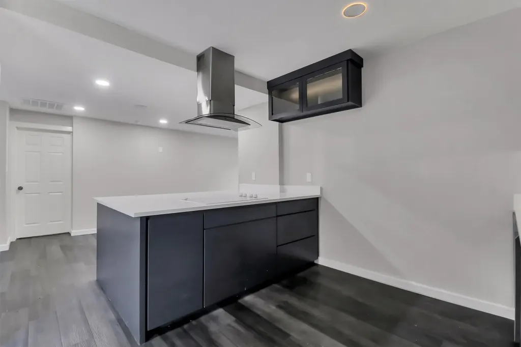 1310 Elmwood Boulevard Dallas TX 75224