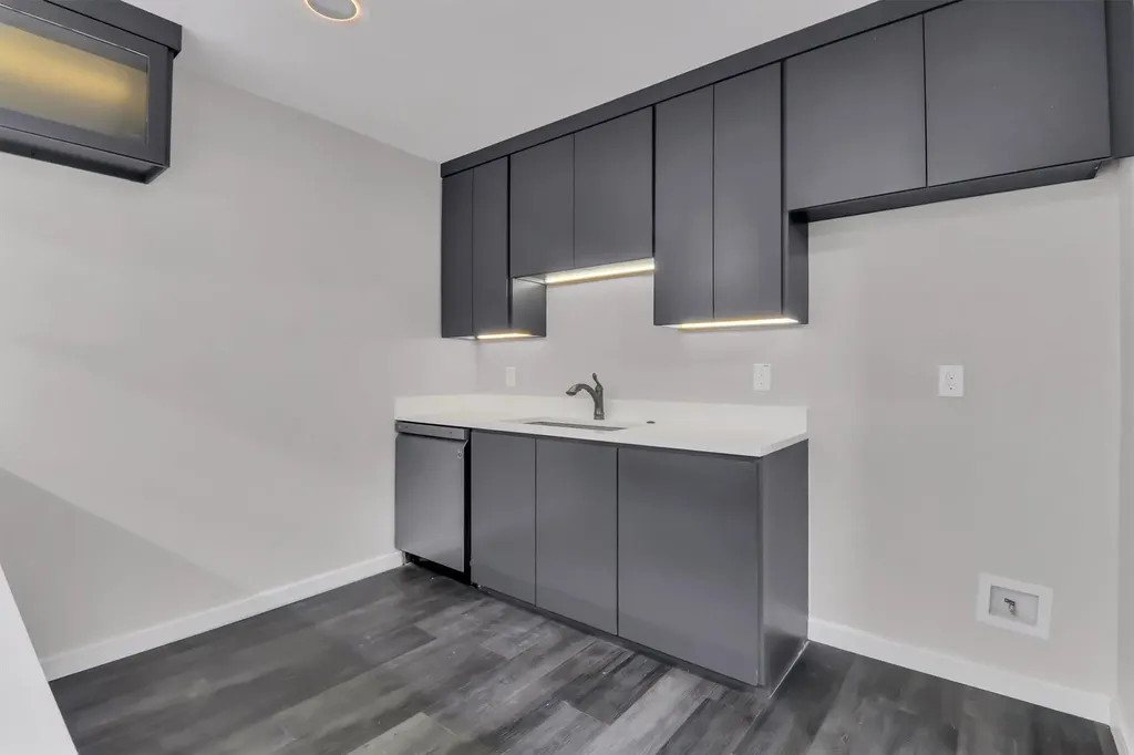 1310 Elmwood Boulevard Dallas TX 75224