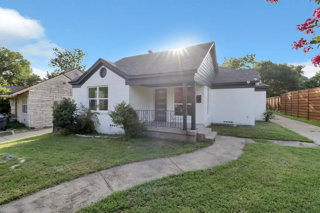 1310 Elmwood Boulevard Dallas TX 75224