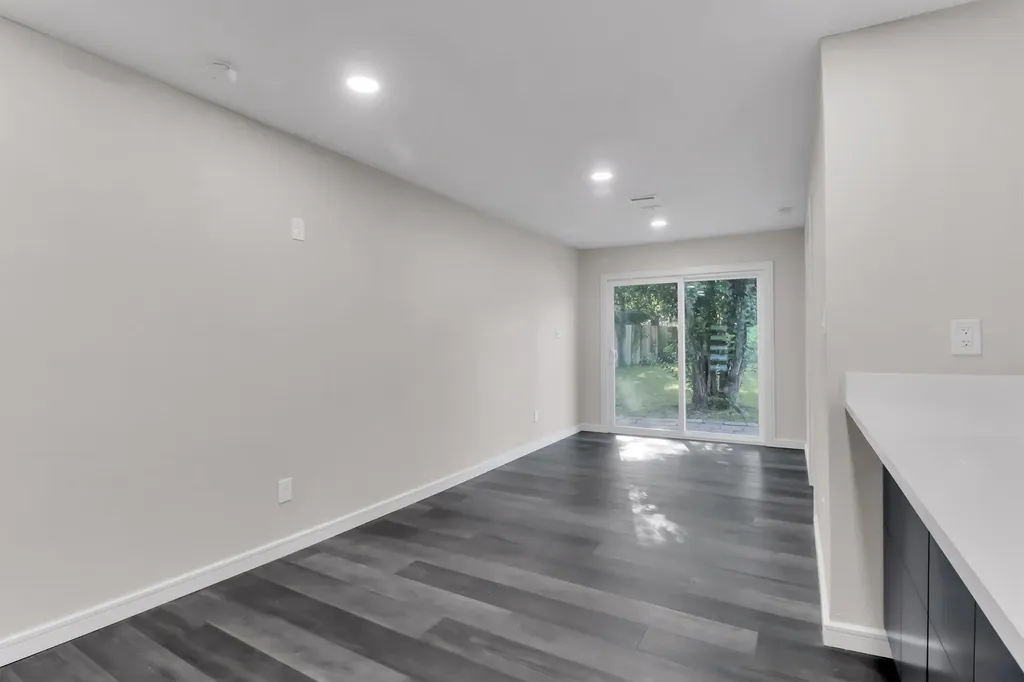 1310 Elmwood Boulevard Dallas TX 75224