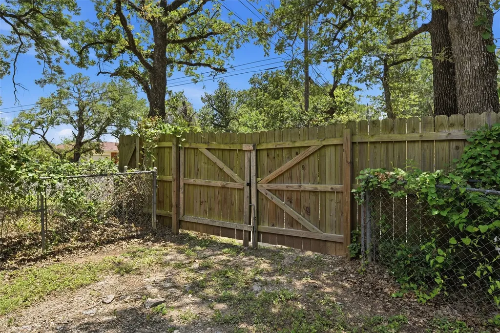 4401 Idylwood Waco TX 76705