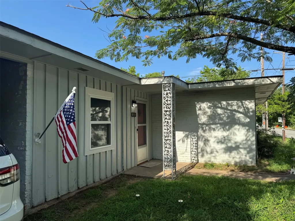 901 W Coffin Street Denison TX 75020