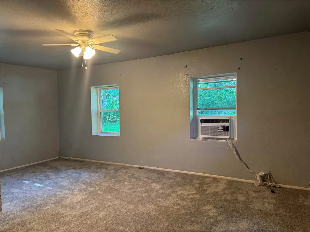 901 W Coffin Street Denison TX 75020