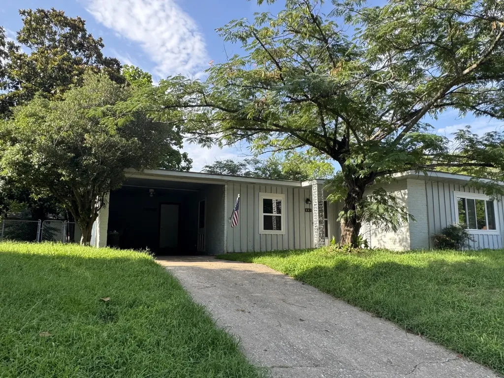 901 W Coffin Street Denison TX 75020