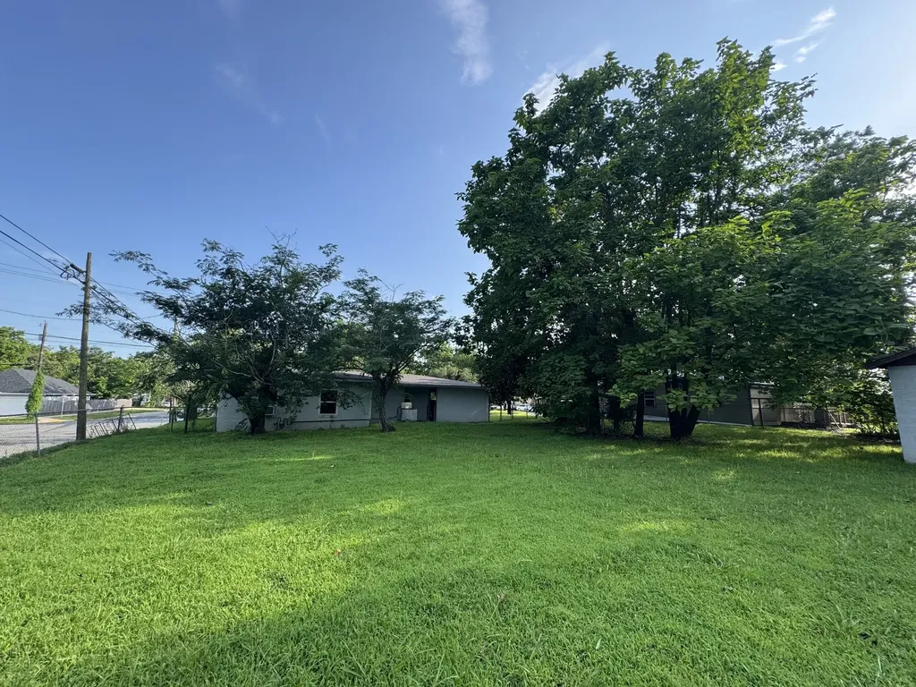 901 W Coffin Street Denison TX 75020