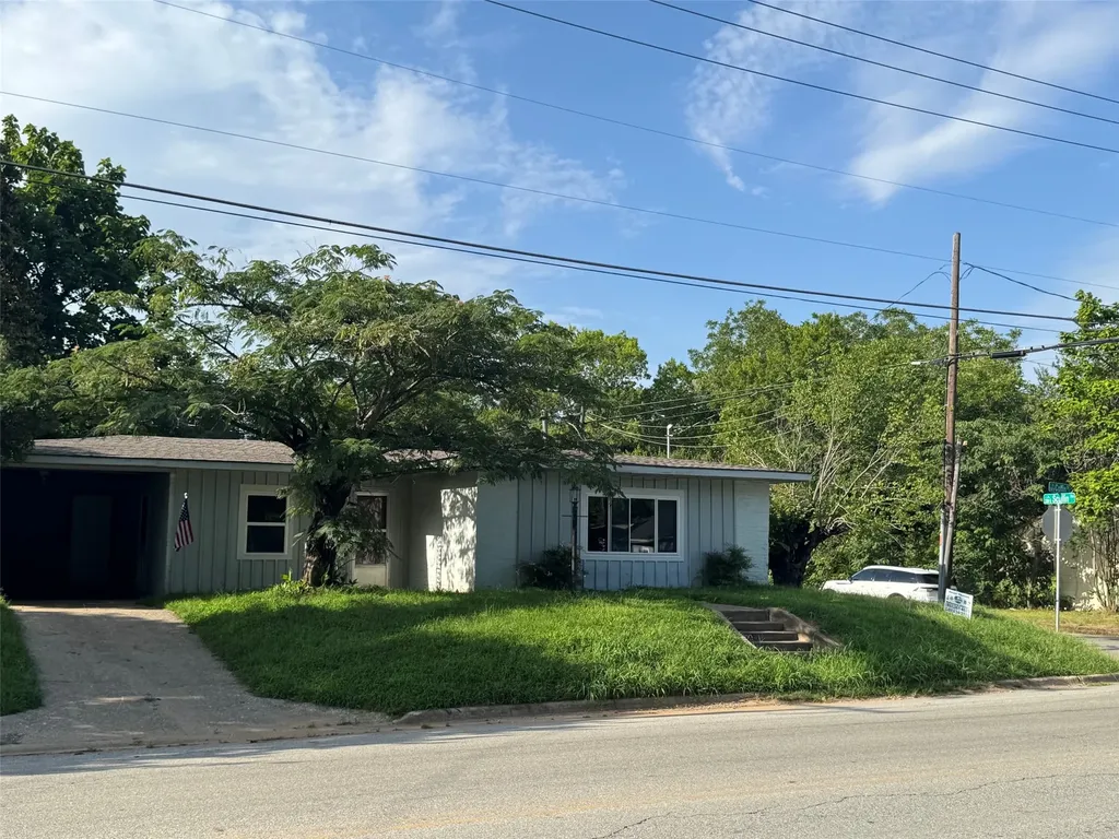 901 W Coffin Street Denison TX 75020