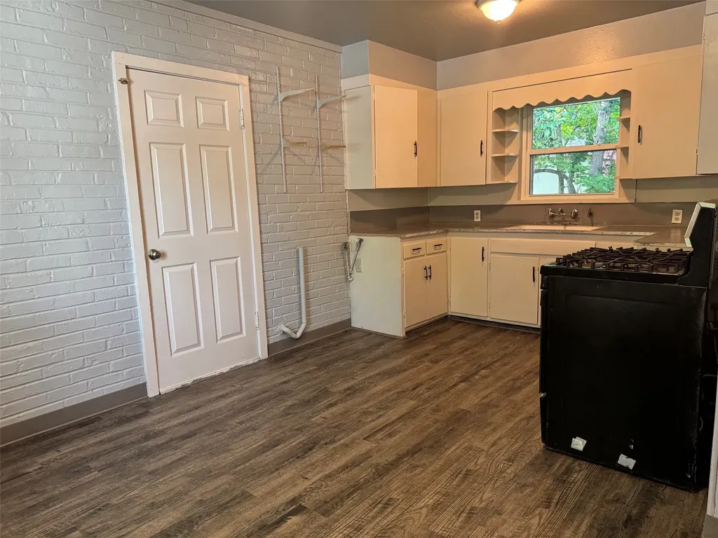 901 W Coffin Street Denison TX 75020