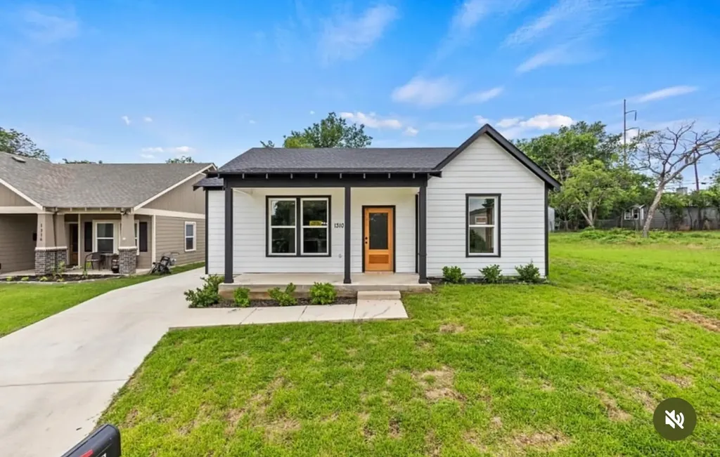 1310 Bessie Street Fort Worth TX 76104