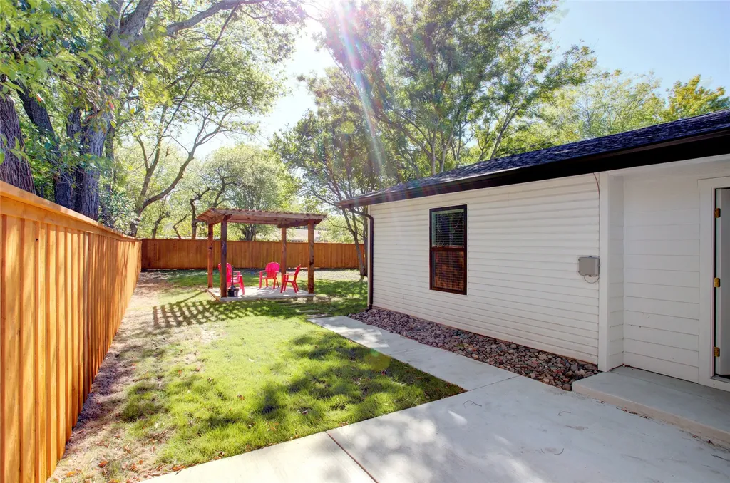5709 Walraven Circle Fort Worth TX 76133
