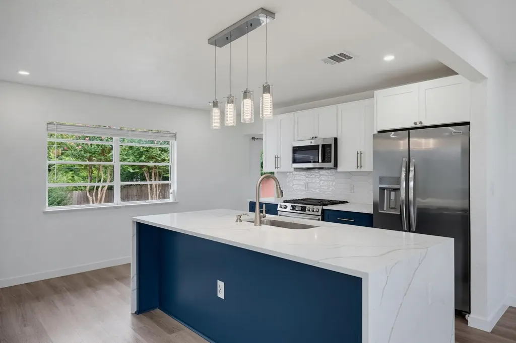 12607 Gaslite Circle Farmers Branch TX 75234