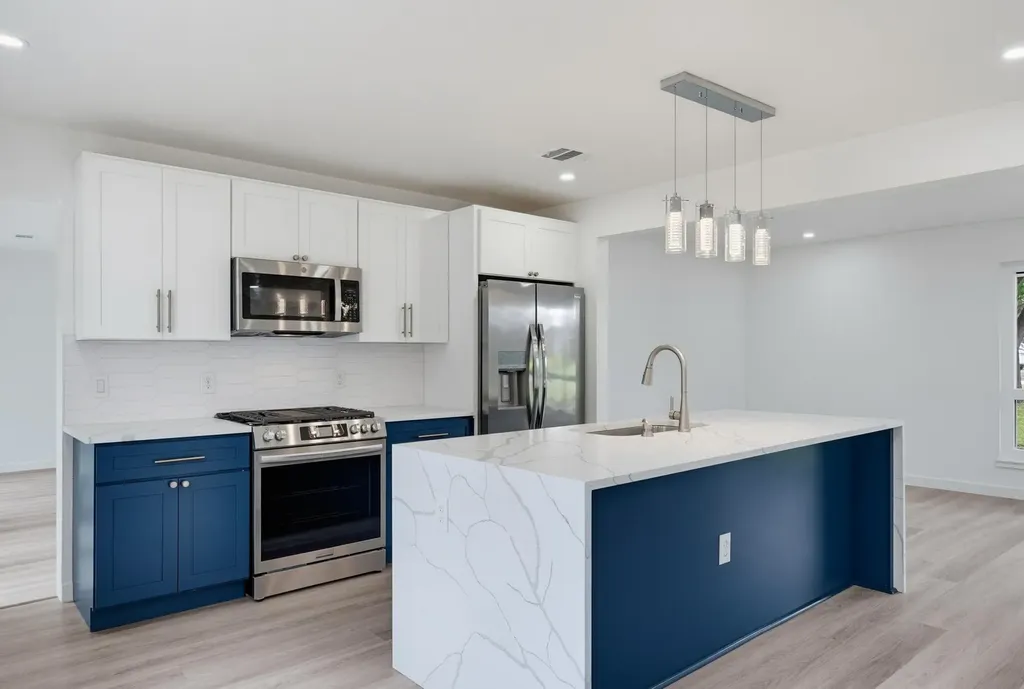 12607 Gaslite Circle Farmers Branch TX 75234