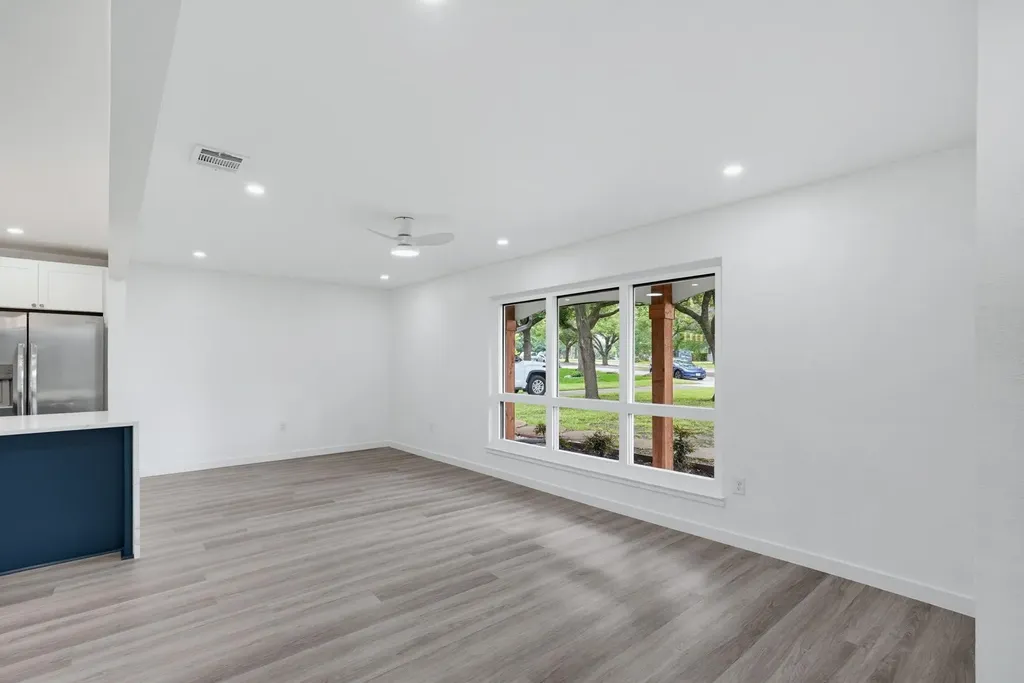 12607 Gaslite Circle Farmers Branch TX 75234