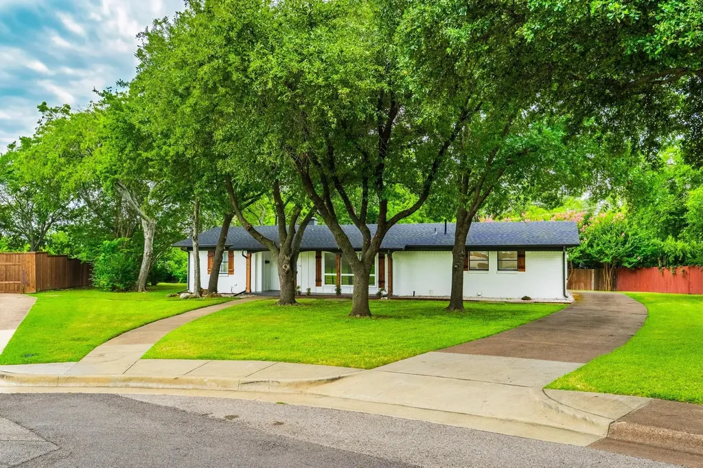 12607 Gaslite Circle Farmers Branch TX 75234