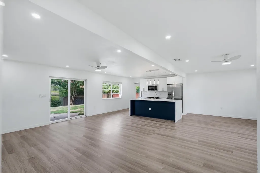12607 Gaslite Circle Farmers Branch TX 75234