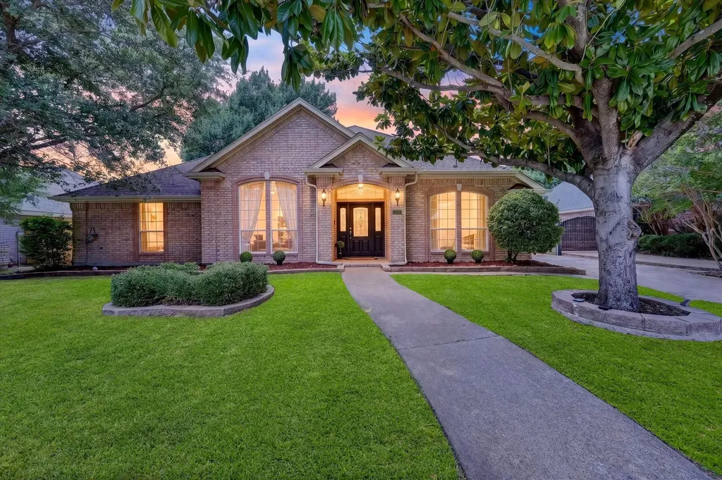 5426 Emerald Park Boulevard Arlington TX 76017