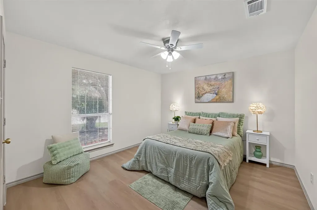 5426 Emerald Park Boulevard Arlington TX 76017