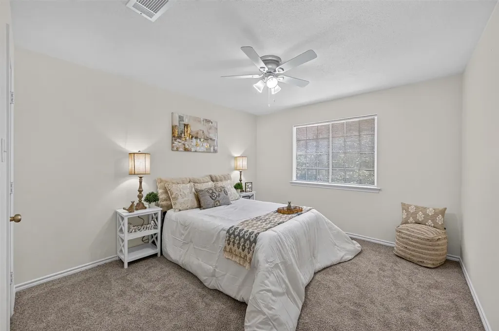 5426 Emerald Park Boulevard Arlington TX 76017