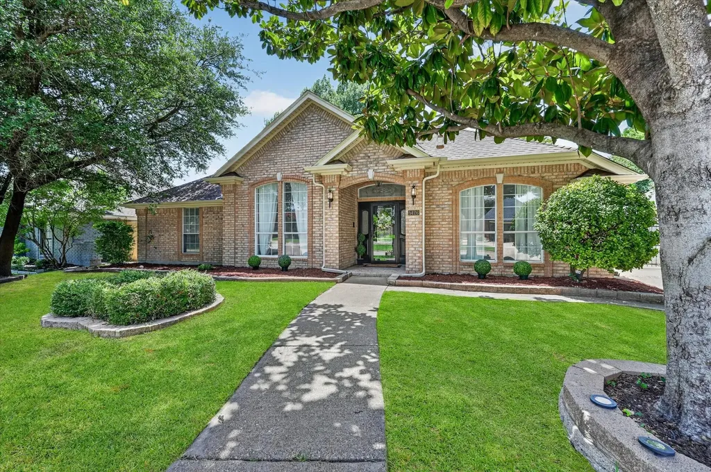 5426 Emerald Park Boulevard Arlington TX 76017