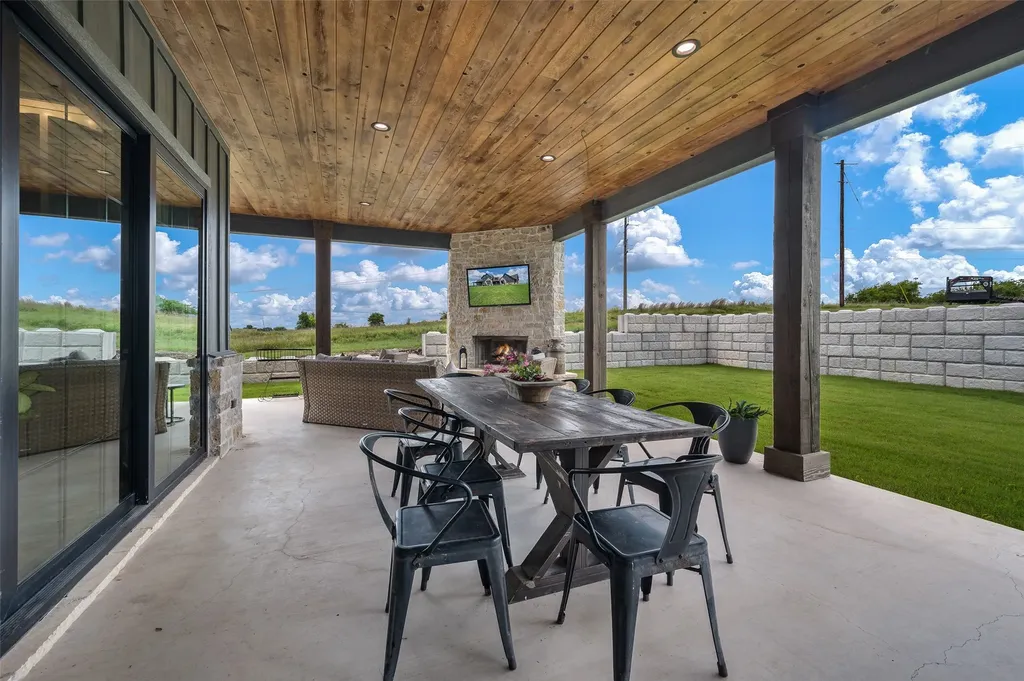 249 County Road 359 Muenster TX 76252