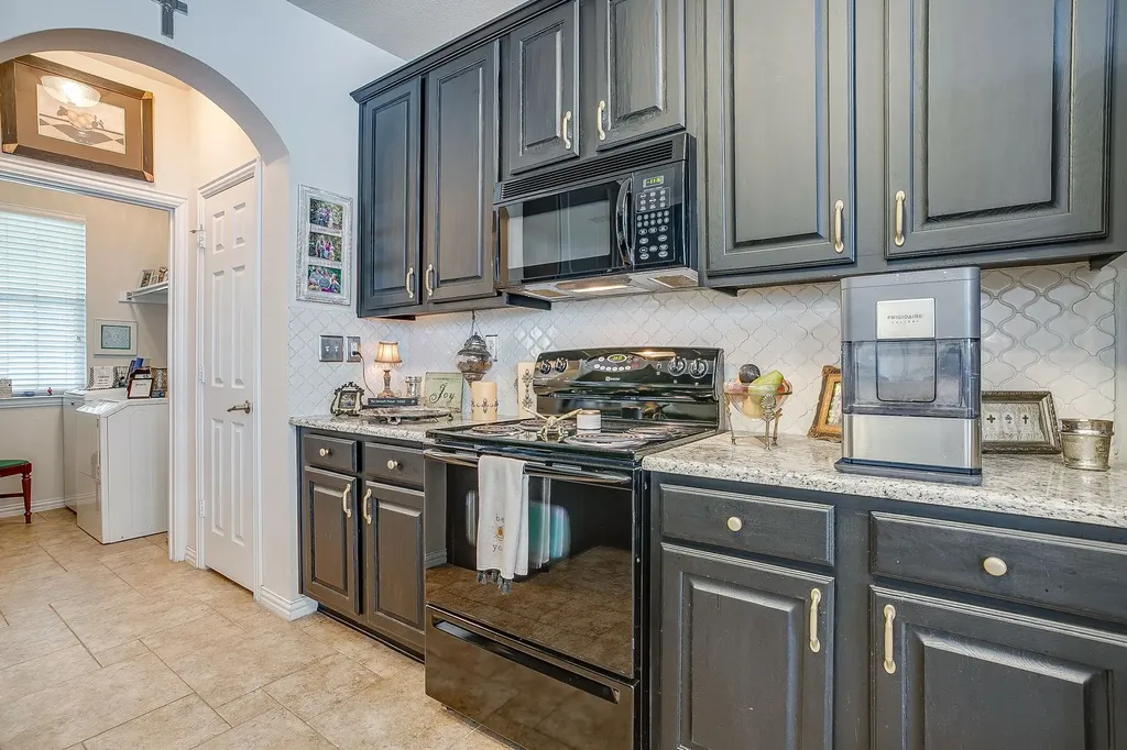 8005 Caladium Drive North Richland Hills TX 76180