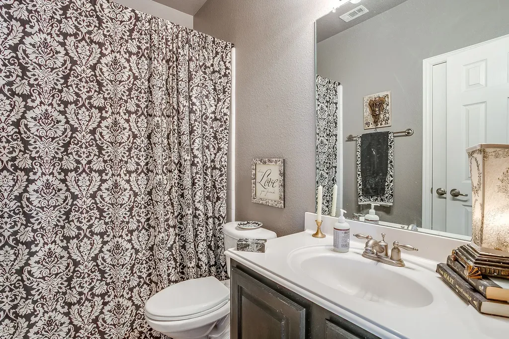 8005 Caladium Drive North Richland Hills TX 76180