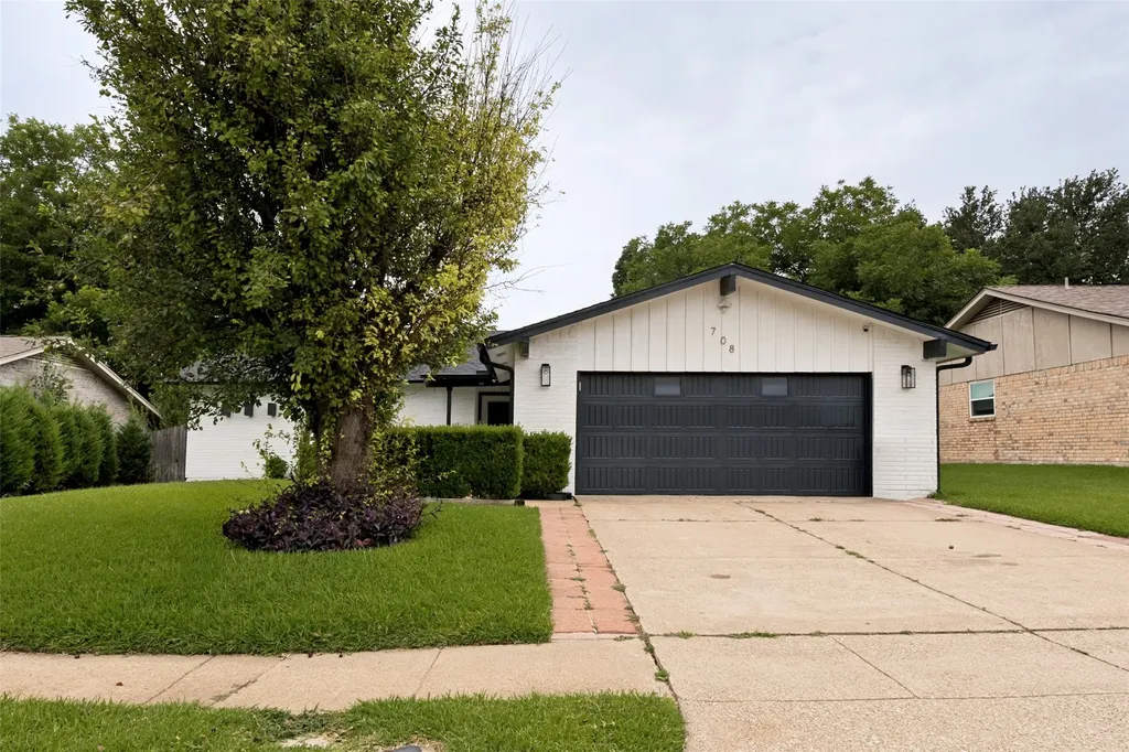 708 Glen Rock Place Arlington TX 76014