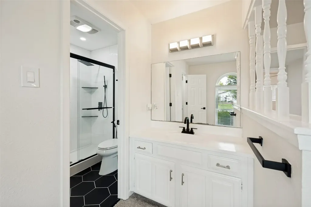708 Glen Rock Place Arlington TX 76014