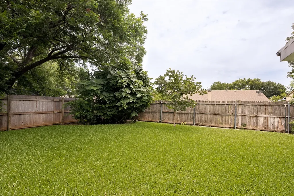 708 Glen Rock Place Arlington TX 76014