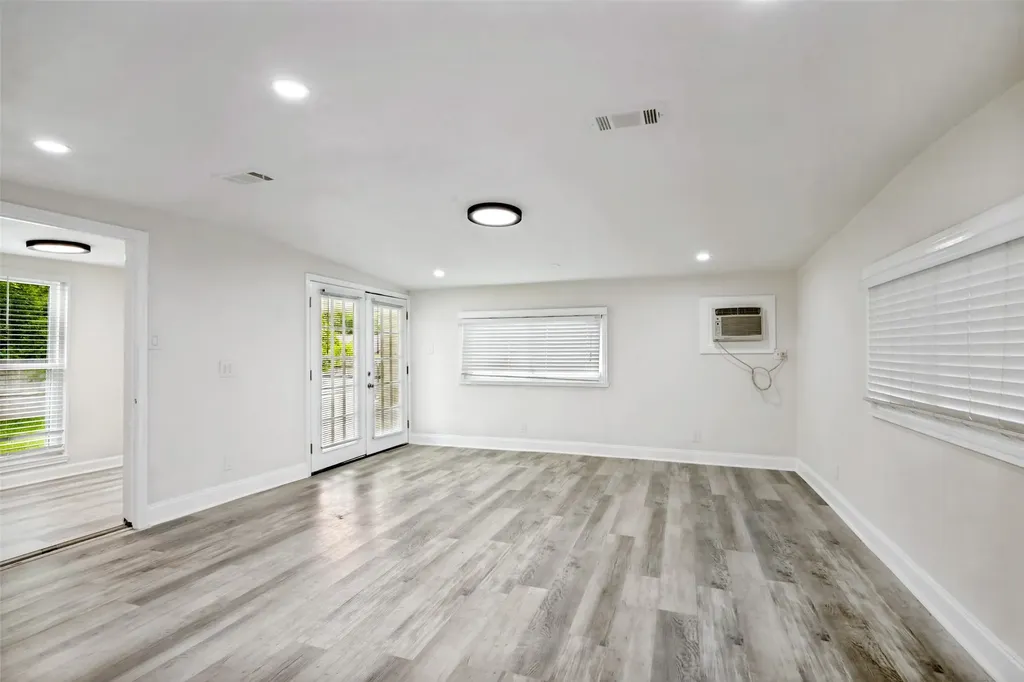 708 Glen Rock Place Arlington TX 76014