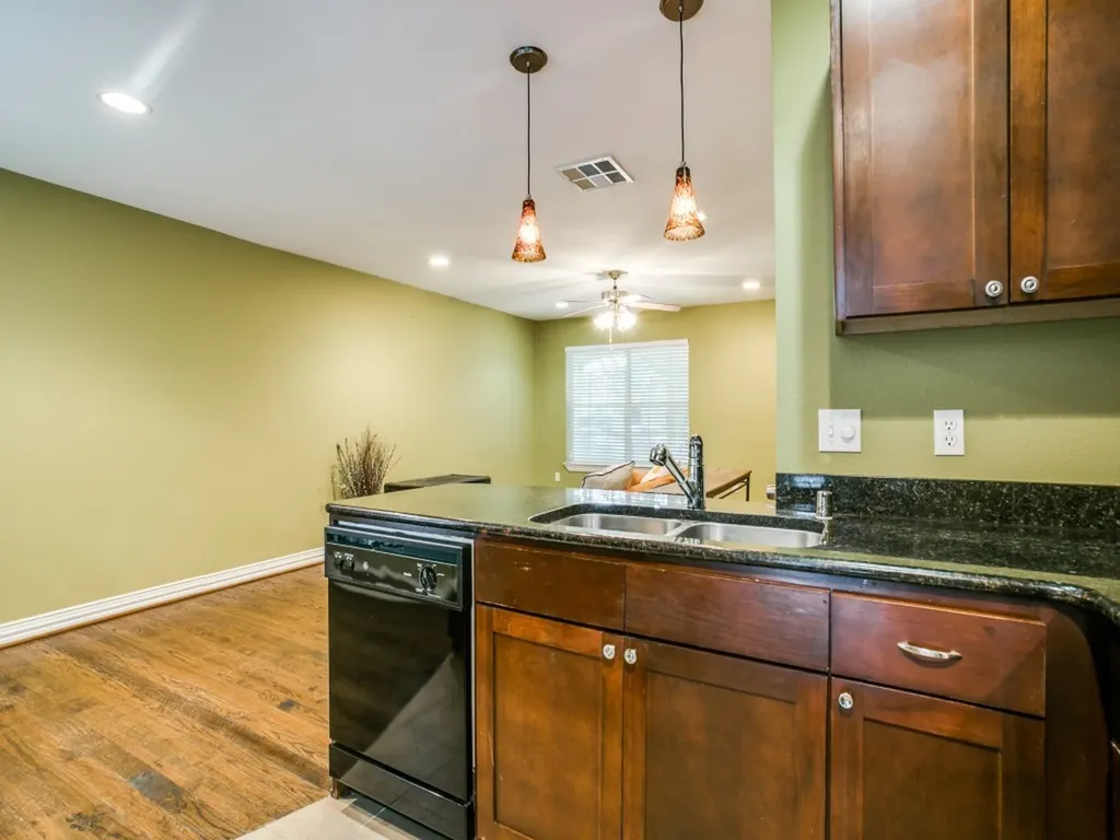 4734A Bradford Drive Dallas TX 75219