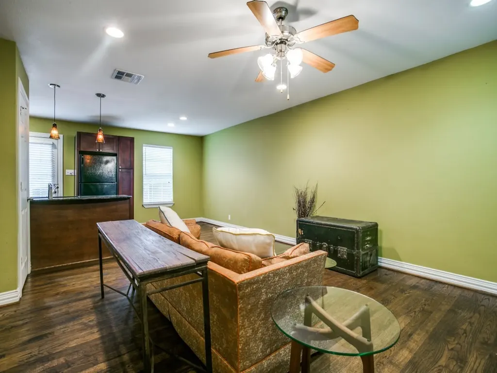 4734A Bradford Drive Dallas TX 75219