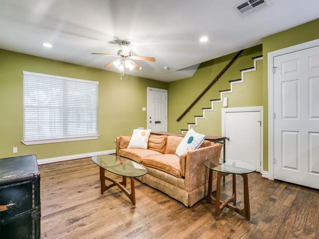 4734A Bradford Drive Dallas TX 75219