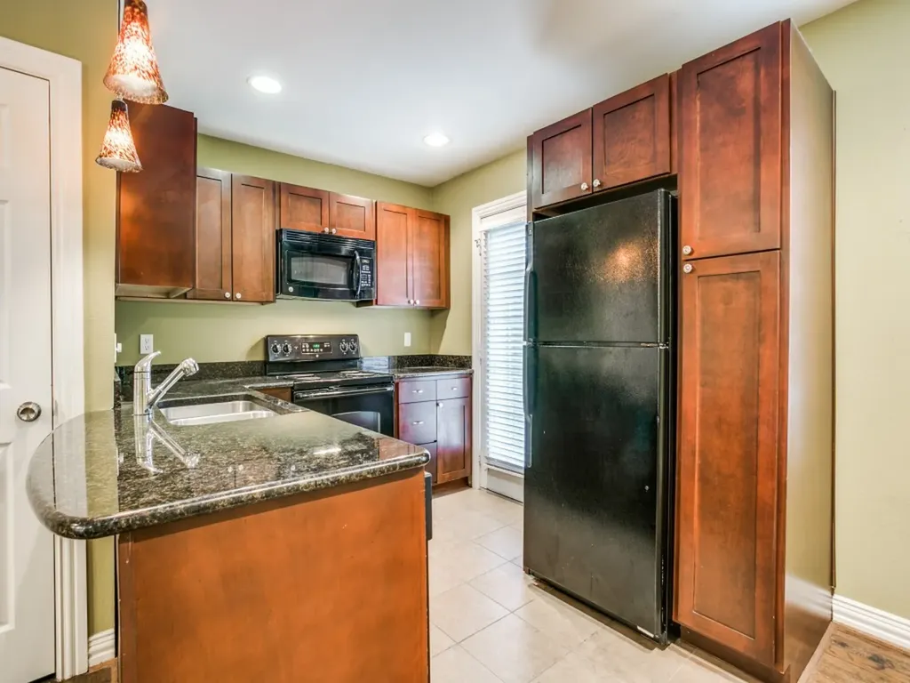 4734A Bradford Drive Dallas TX 75219