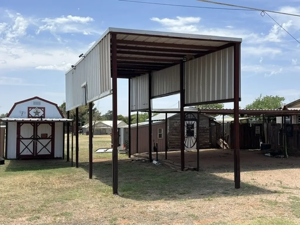 412 E 7th Street Rotan TX 79546
