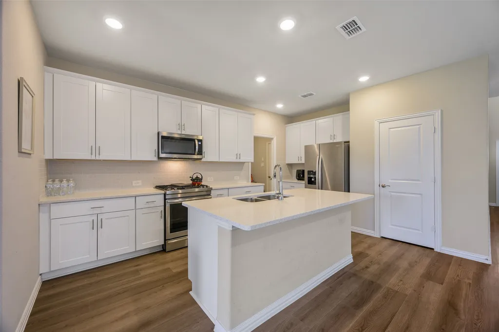 1037 Lakehaven Trail Lavon TX 75166