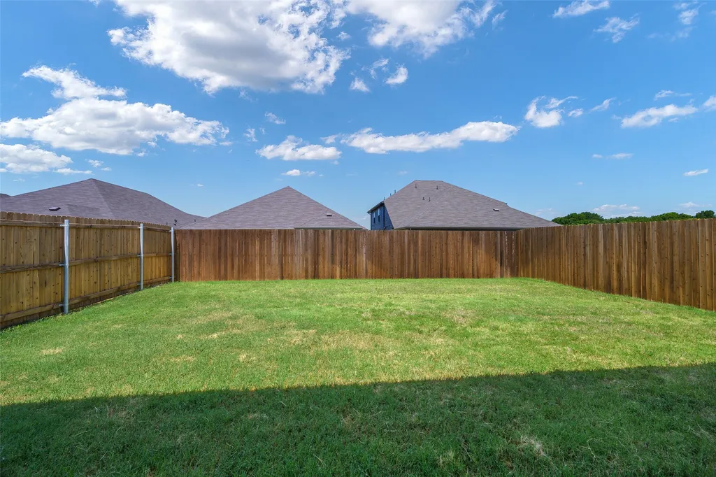 1037 Lakehaven Trail Lavon TX 75166
