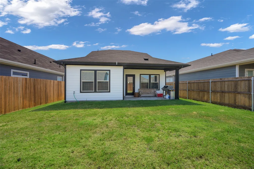 1037 Lakehaven Trail Lavon TX 75166