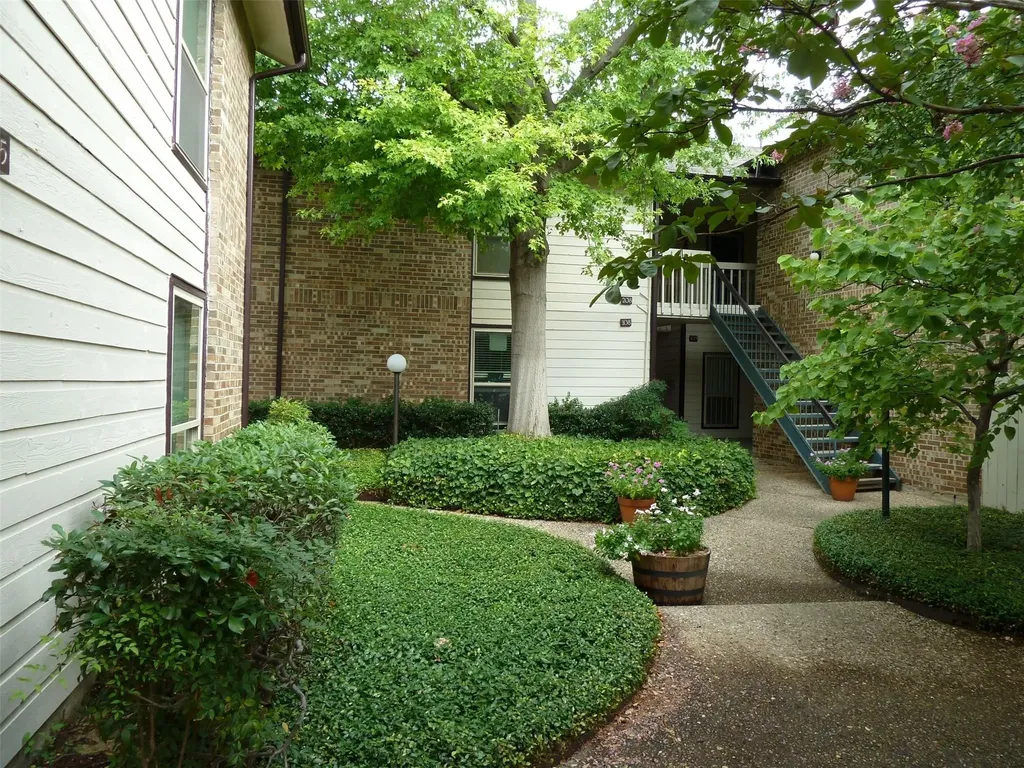 7107 Holly Hill Drive Dallas TX 75231