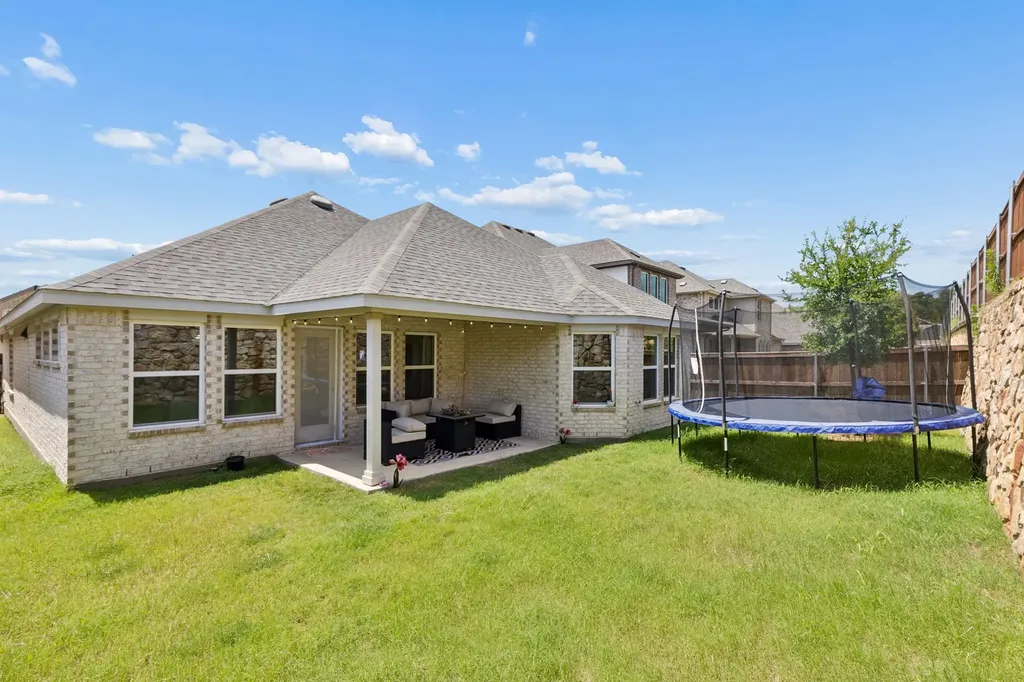 313 Corral Acres Way Fort Worth TX 76120