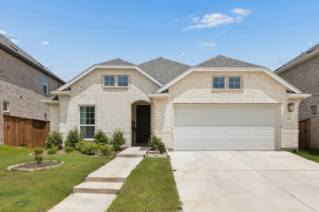 313 Corral Acres Way Fort Worth TX 76120