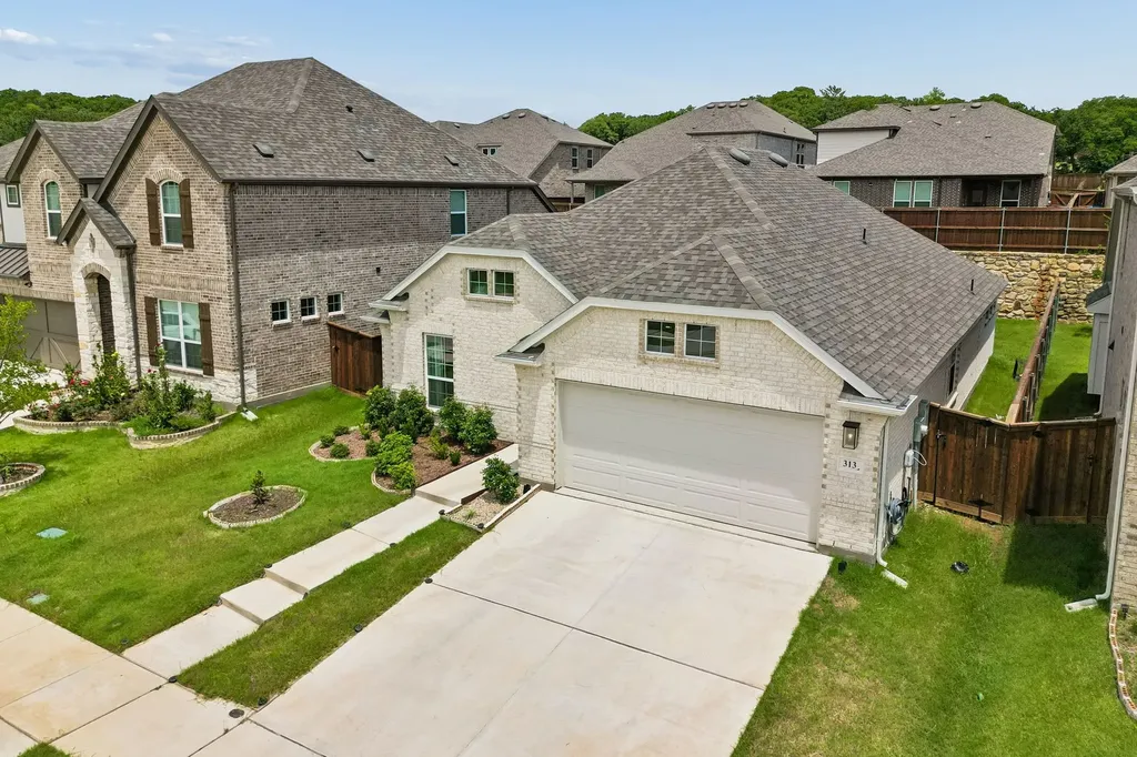 313 Corral Acres Way Fort Worth TX 76120