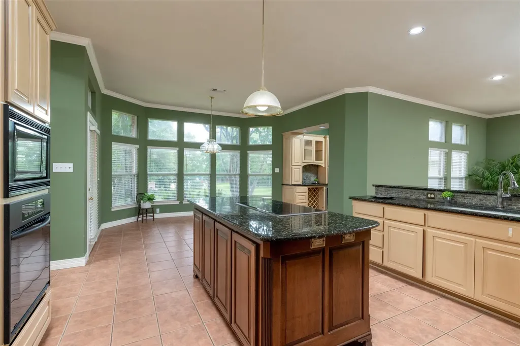 1917 Woodland Hills Lane Weatherford TX 76087